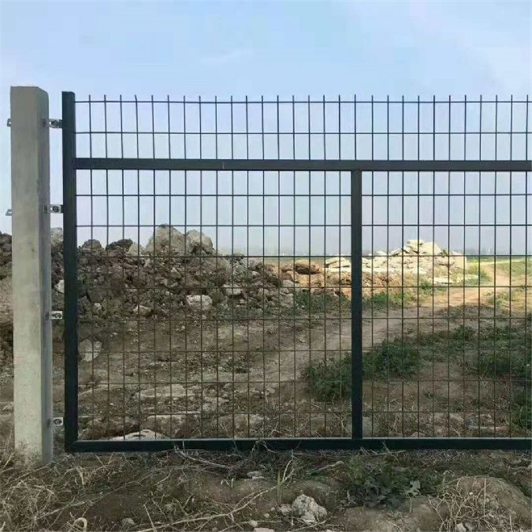 鐵路防護(hù)柵欄案例展示圖片1 鐵路防護(hù)柵欄案例展示圖片1